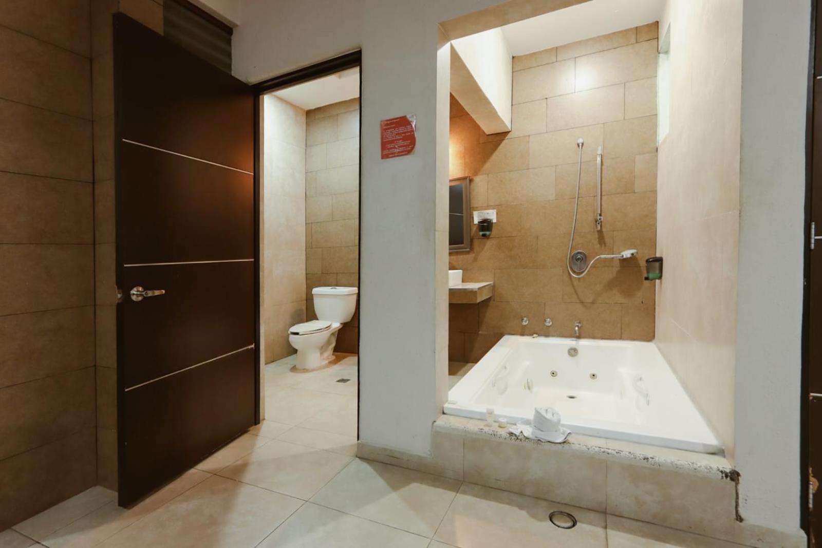 Auto Hotel Las Maravillas Santa Cruz Xoxocotlán エクステリア 写真