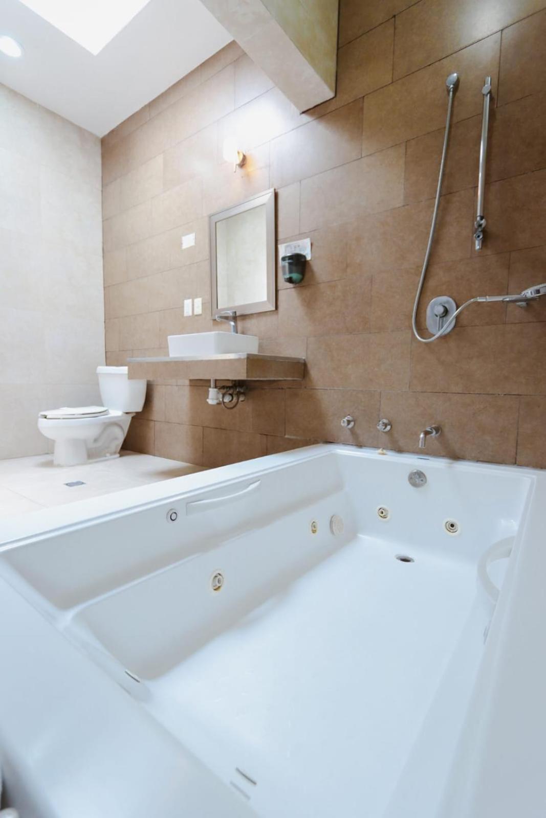 Auto Hotel Las Maravillas Santa Cruz Xoxocotlán エクステリア 写真